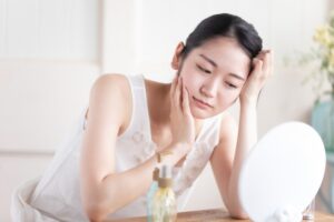 大人のにきびの原因