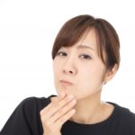 体調不良やストレス、紫外線の蓄積、加齢などが原因のくすみ