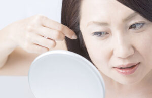 更年期の白髪・細毛・薄毛　原因・対策